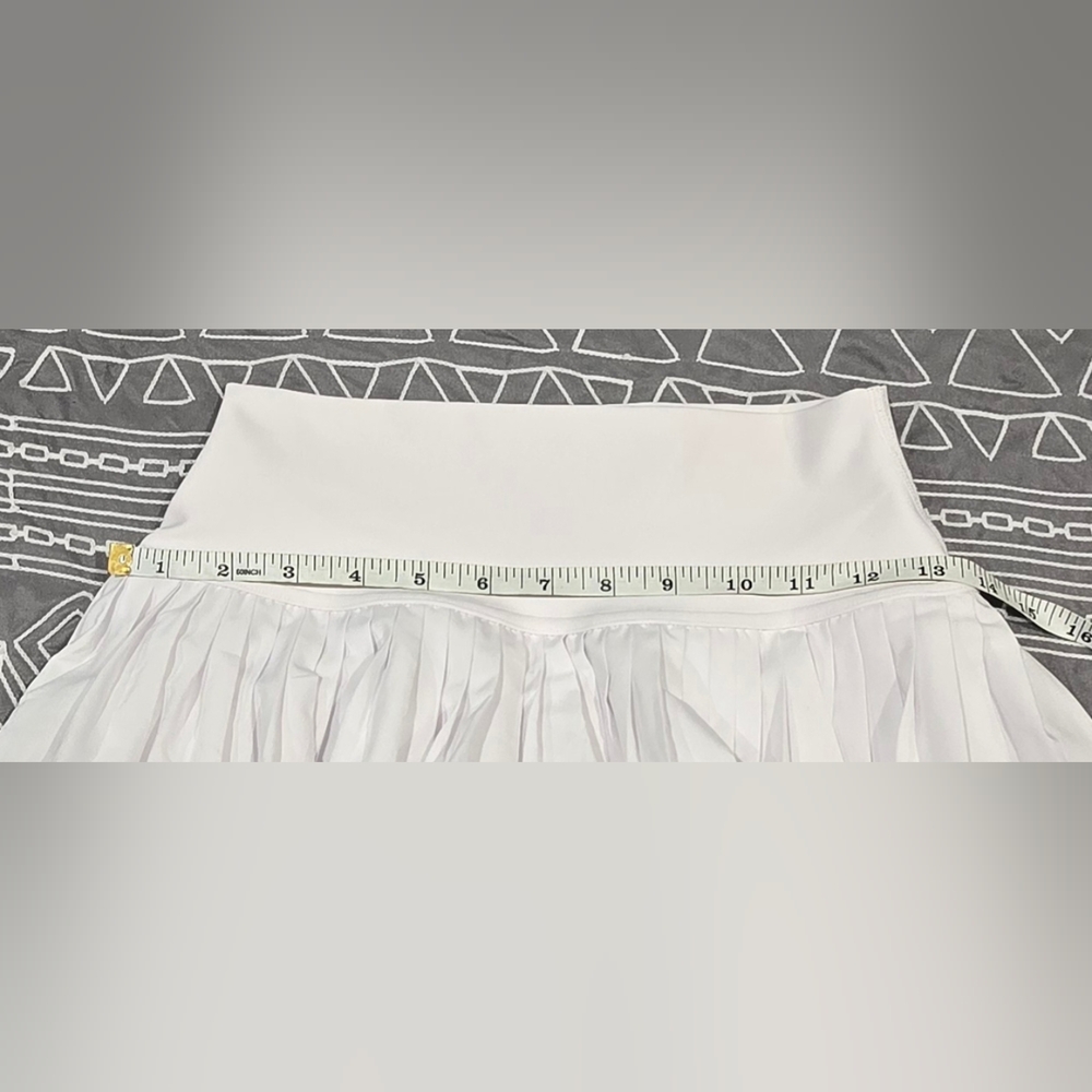 SOLD!!!! Alo Yoga Grand Slam Tennis Skirt Size Small - Picture 2 of 7